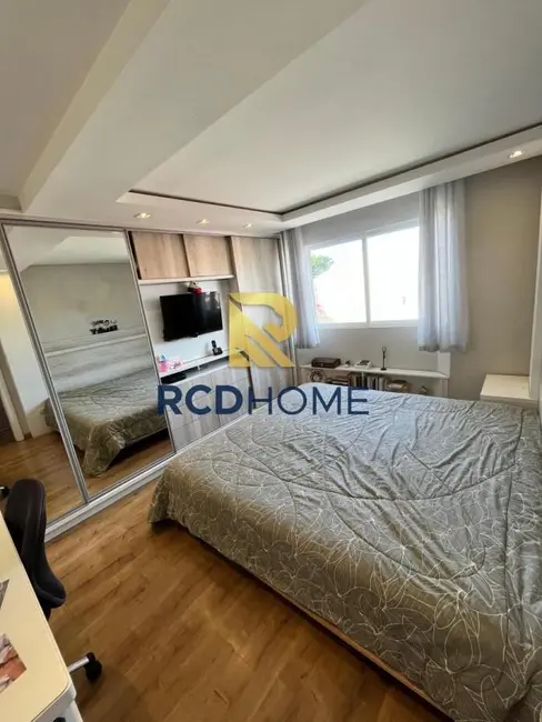 Casa com 3 quartos à venda, 140m2 em Curitiba - PR - imagem 6 Foto 6 de Casa com 3 quartos à venda, 140m2 em Curitiba - PR