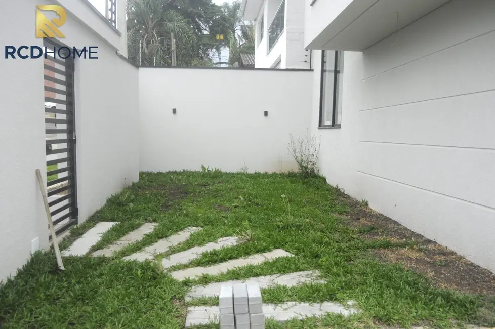 Casa de Condomínio com 3 quartos à venda, 193m2 em Curitiba - PR - imagem 2 Foto 2 de Casa de Condomínio com 3 quartos à venda, 193m2 em Curitiba - PR