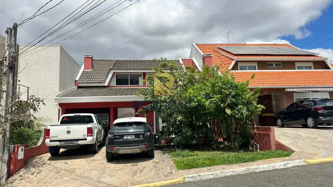 Casa de Condomínio com 3 quartos à venda, 240m2 em Curitiba - PR - imagem 1 Foto 1 de Casa de Condomínio com 3 quartos à venda, 240m2 em Curitiba - PR