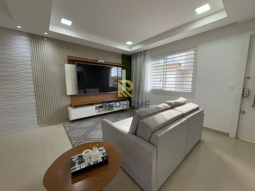 Casa de Condomínio com 3 quartos à venda, 187m2 em Curitiba - PR - imagem 1 Foto 1 de Casa de Condomínio com 3 quartos à venda, 187m2 em Curitiba - PR