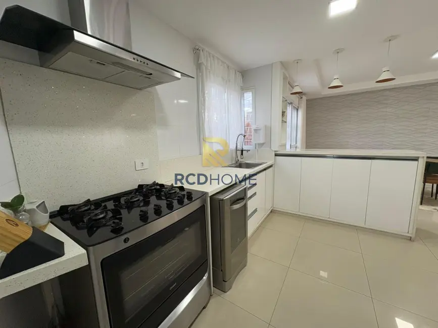 Casa de Condomínio com 3 quartos à venda, 187m2 em Curitiba - PR - imagem 6 Foto 6 de Casa de Condomínio com 3 quartos à venda, 187m2 em Curitiba - PR