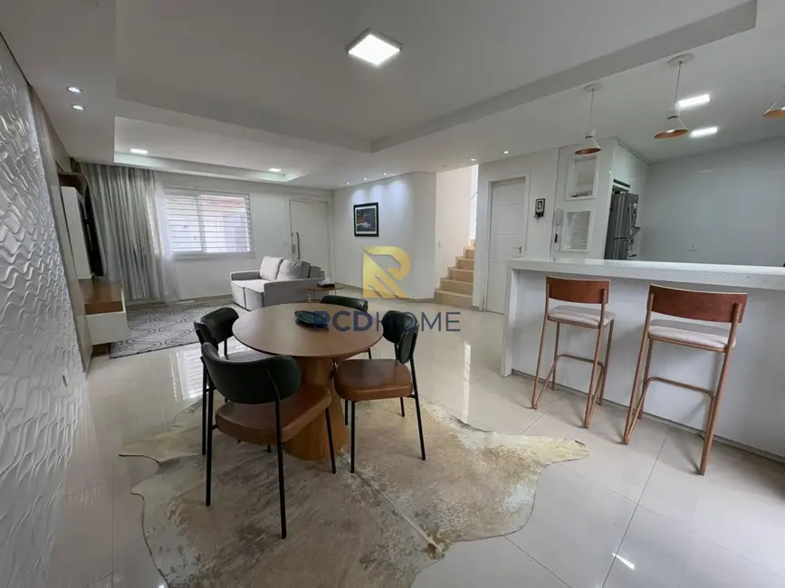 Casa de Condomínio com 3 quartos à venda, 187m2 em Curitiba - PR - imagem 2 Foto 2 de Casa de Condomínio com 3 quartos à venda, 187m2 em Curitiba - PR