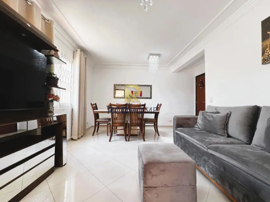 Casa com 4 quartos à venda, 151m2 em Curitiba - PR - imagem 2 Foto 2 de Casa com 4 quartos à venda, 151m2 em Curitiba - PR