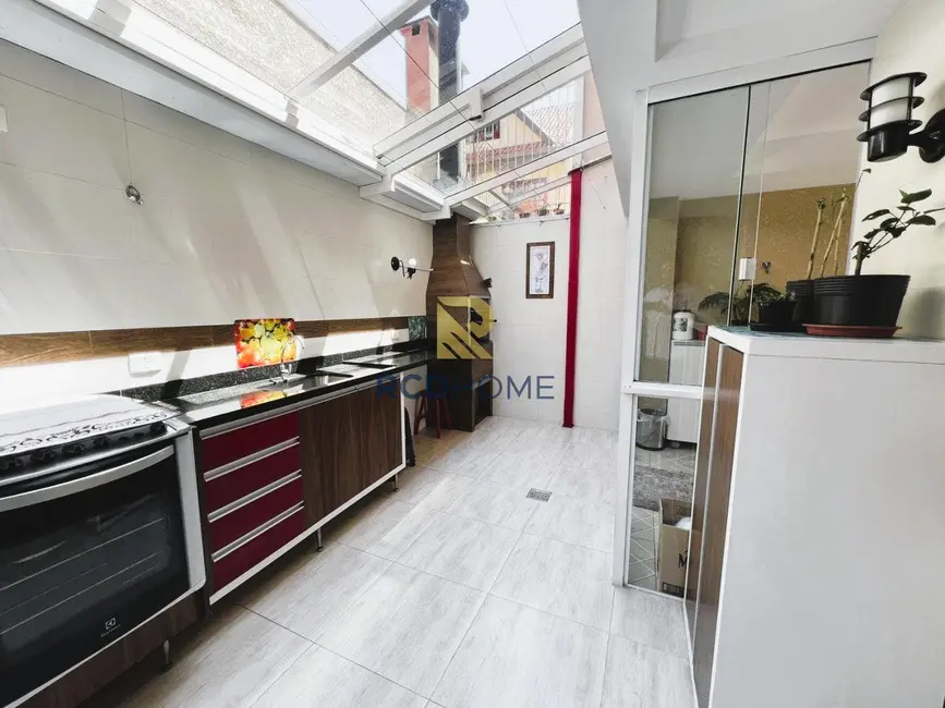 Casa com 4 quartos à venda, 151m2 em Curitiba - PR - imagem 7 Foto 7 de Casa com 4 quartos à venda, 151m2 em Curitiba - PR