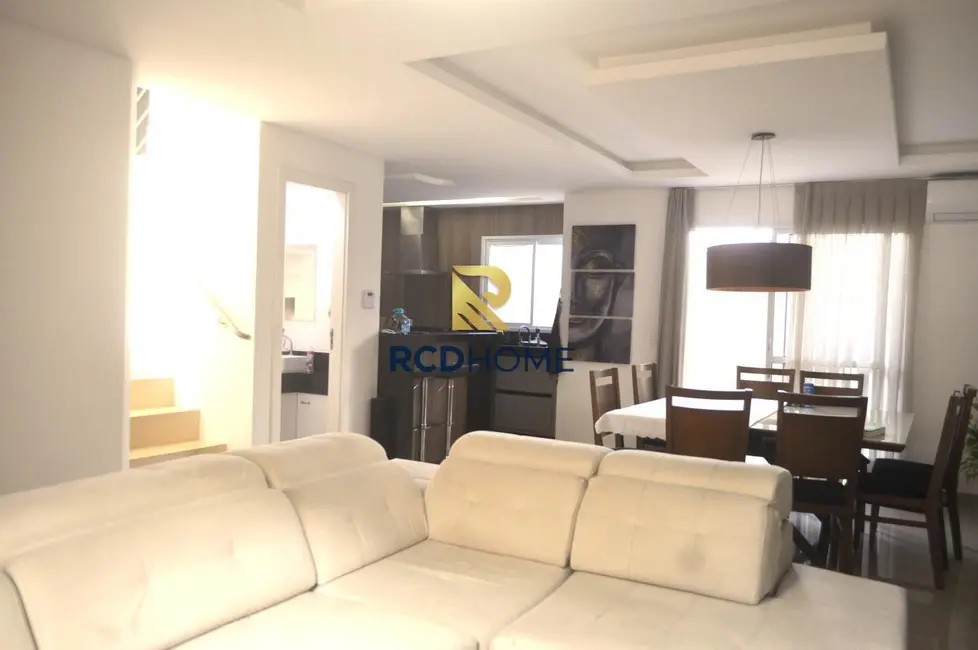 Casa de Condomínio com 3 quartos à venda, 200m2 em Curitiba - PR - imagem 8 Foto 8 de Casa de Condomínio com 3 quartos à venda, 200m2 em Curitiba - PR