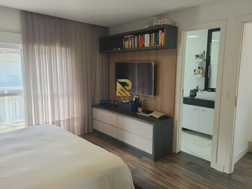 Casa de Condomínio com 3 quartos à venda, 200m2 em Curitiba - PR - imagem 4 Foto 4 de Casa de Condomínio com 3 quartos à venda, 200m2 em Curitiba - PR