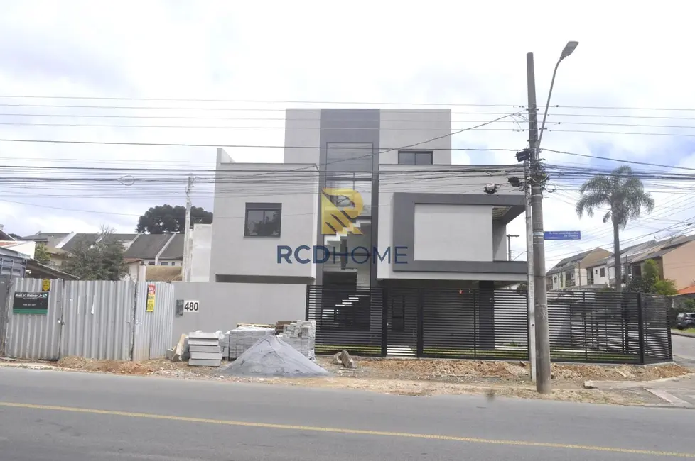 Casa com 3 quartos à venda, 177m2 em Curitiba - PR - imagem 1 Foto 1 de Casa com 3 quartos à venda, 177m2 em Curitiba - PR