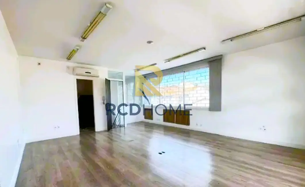 Casa Comercial à venda, 124m2 em Curitiba - PR - imagem 7 Foto 7 de Casa Comercial à venda, 124m2 em Curitiba - PR