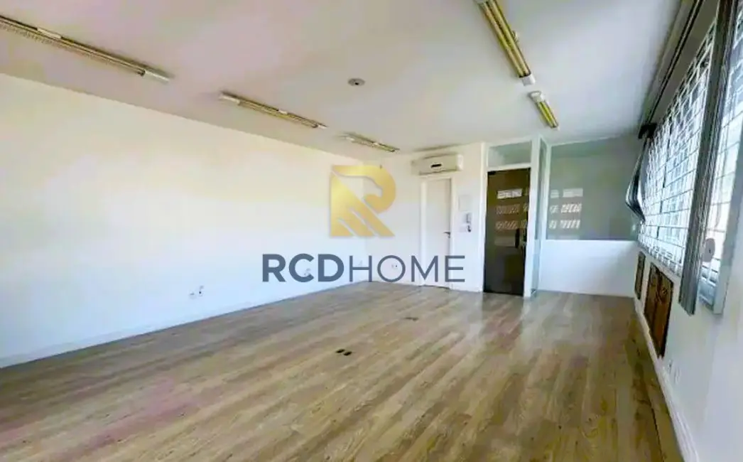 Casa Comercial à venda, 124m2 em Curitiba - PR - imagem 9 Foto 9 de Casa Comercial à venda, 124m2 em Curitiba - PR