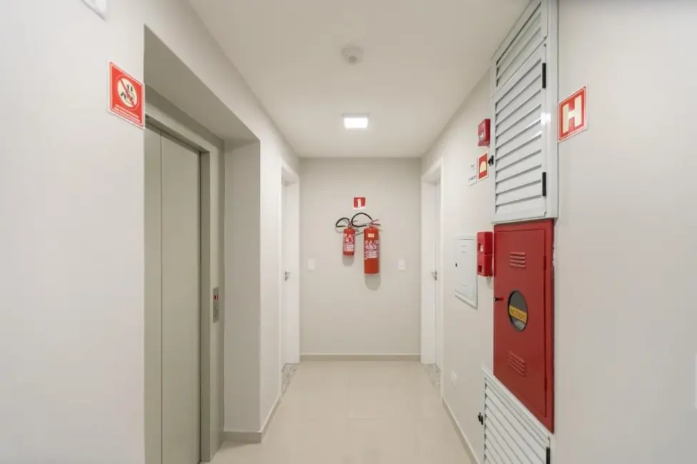 Foto 3 de Apartamento com 1 quarto à venda, 33m2 em Curitiba - PR