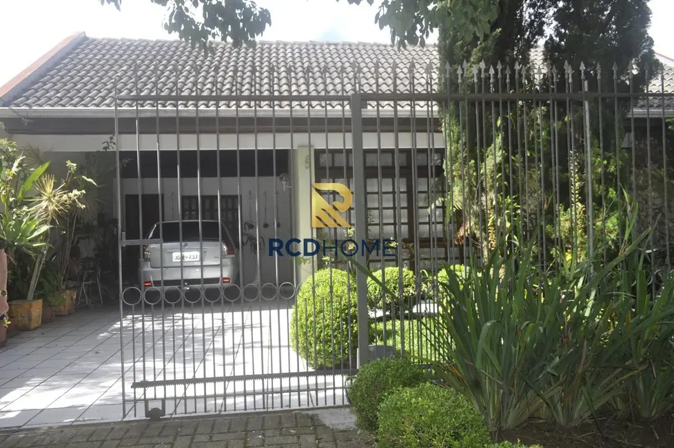 Foto 2 de Casa com 5 quartos à venda, 174m2 em Curitiba - PR