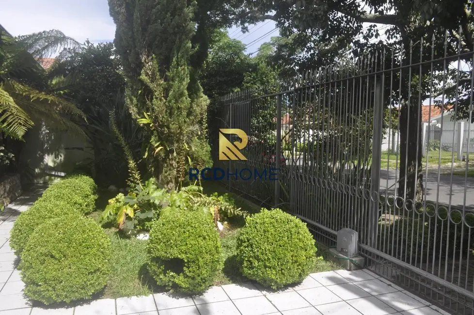 Foto 3 de Casa com 5 quartos à venda, 174m2 em Curitiba - PR