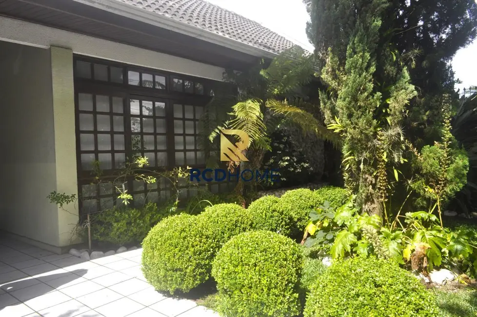 Foto 1 de Casa com 5 quartos à venda, 174m2 em Curitiba - PR