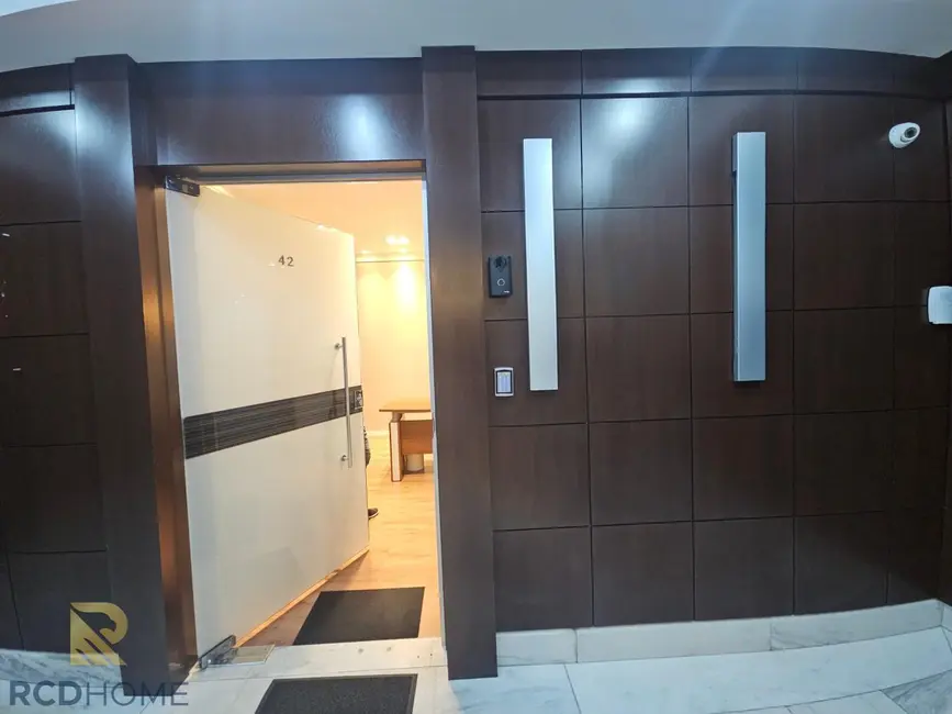 Foto 2 de Loja para alugar, 203m2 em Curitiba - PR