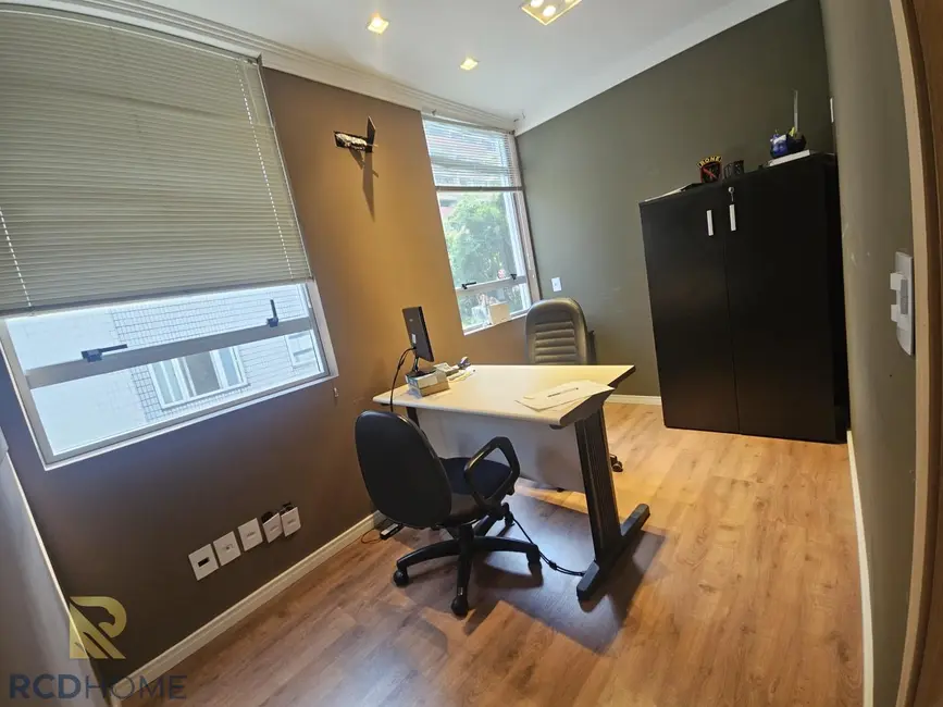 Foto 9 de Loja para alugar, 203m2 em Curitiba - PR