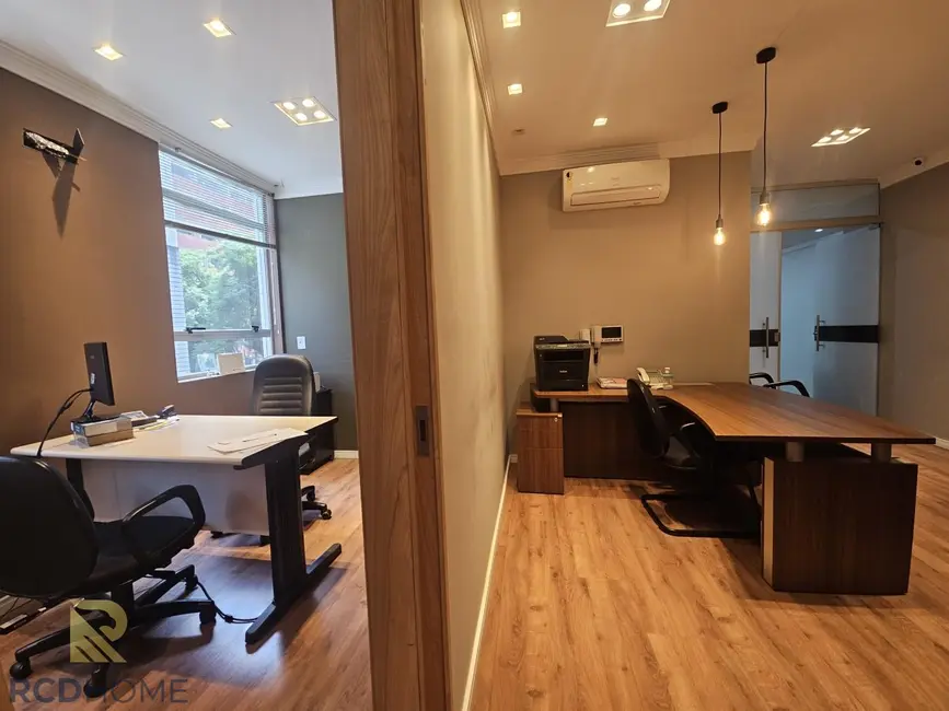 Foto 4 de Loja para alugar, 203m2 em Curitiba - PR