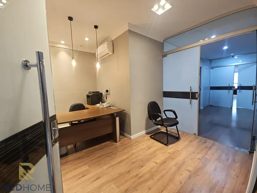 Foto 3 de Loja para alugar, 203m2 em Curitiba - PR