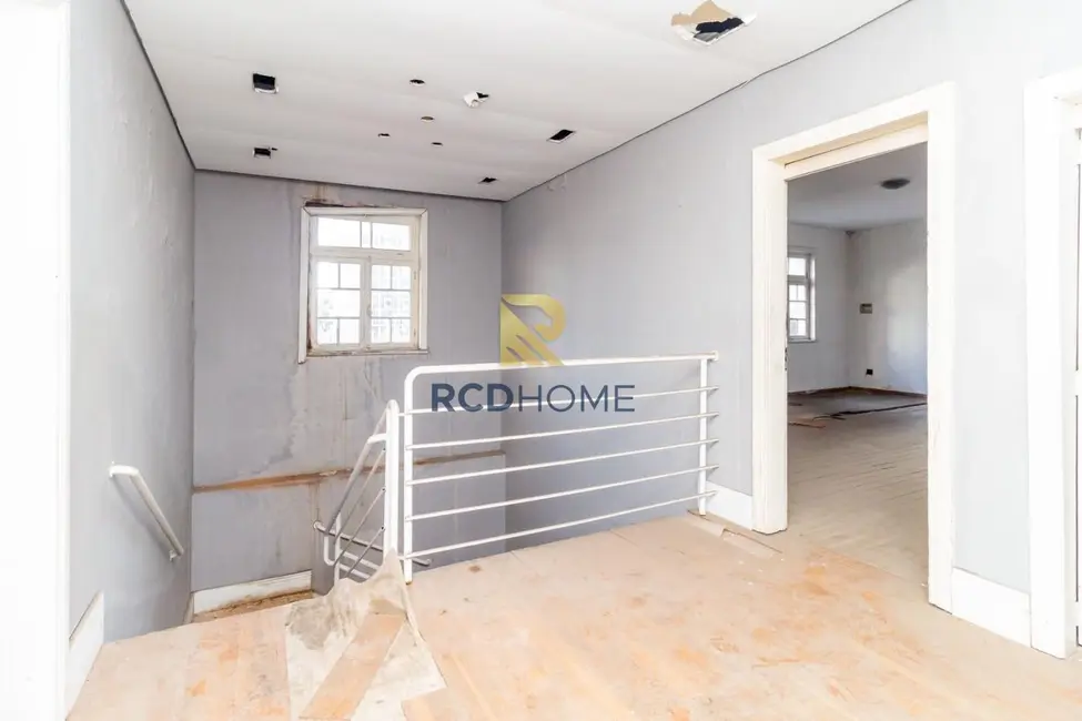Casa Comercial para alugar, 501m2 em Curitiba - PR - imagem 4 Foto 4 de Casa Comercial para alugar, 501m2 em Curitiba - PR