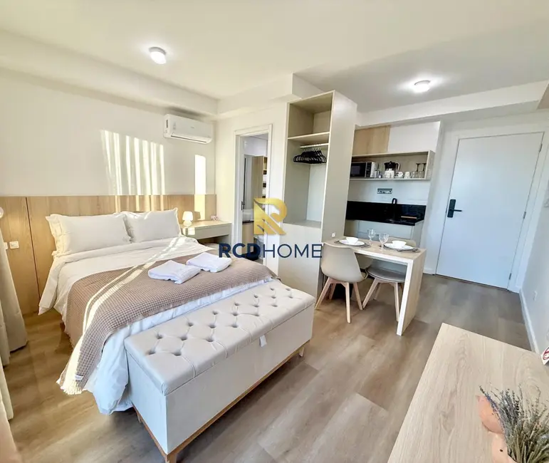 Loja com 1 quarto à venda, 24m2 em Curitiba - PR - imagem 1 Foto 1 de Loja com 1 quarto à venda, 24m2 em Curitiba - PR