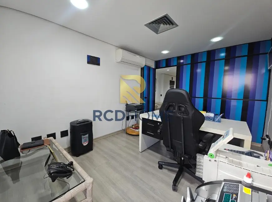 Sala Comercial à venda, 72m2 em Curitiba - PR - imagem 1 Foto 1 de Sala Comercial à venda, 72m2 em Curitiba - PR