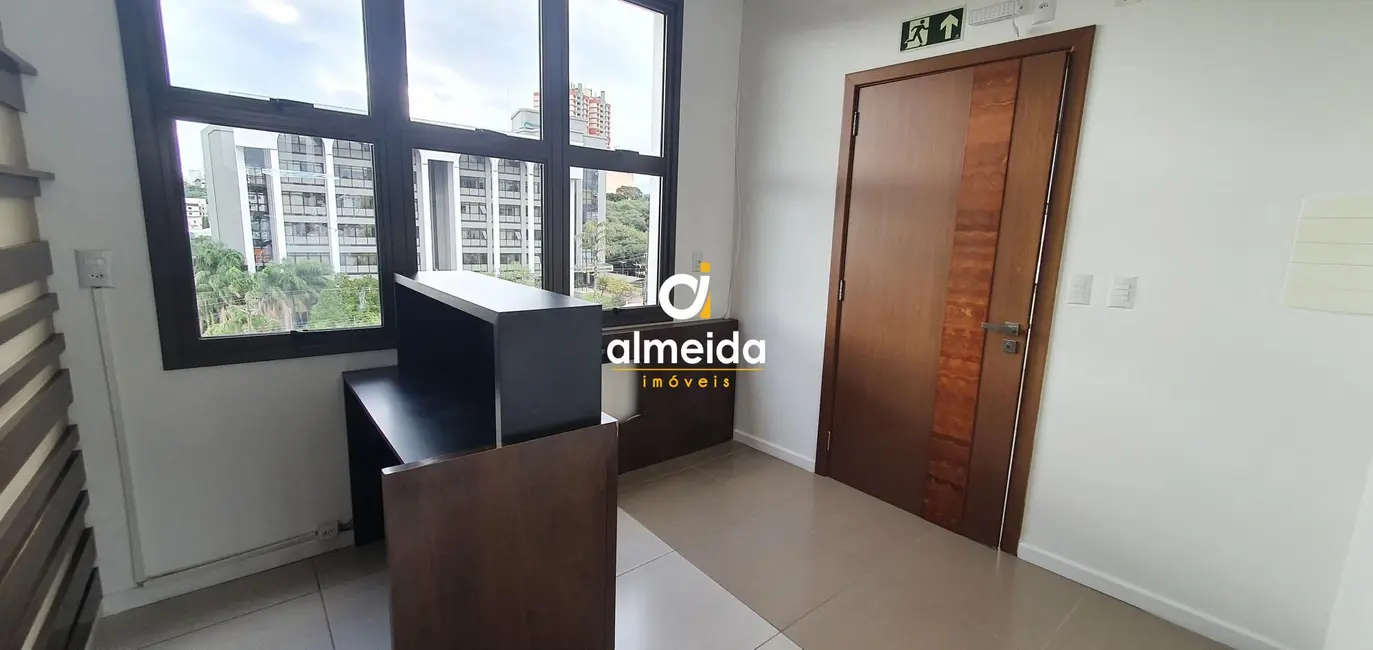 Foto 3 de Sala Comercial com 3 quartos para alugar, 68m2 em Nossa Senhora de Lourdes, Santa Maria - RS