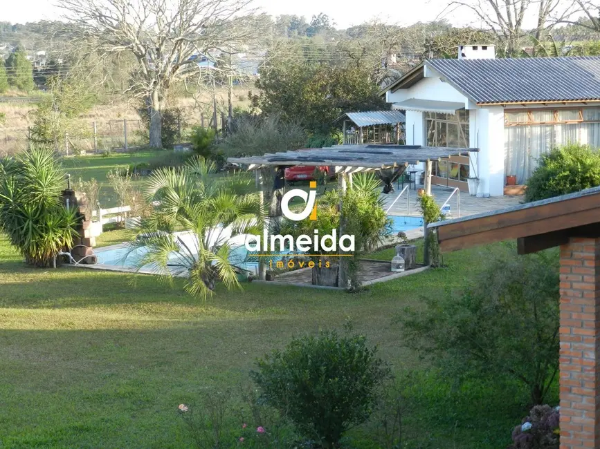 Foto 4 de Casa com 5 quartos à venda, 500m2 em Tomazetti, Santa Maria - RS