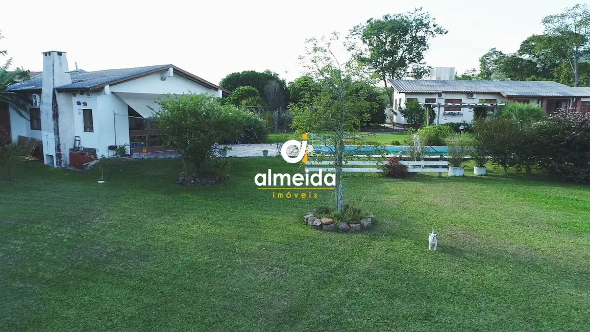 Foto 9 de Casa com 5 quartos à venda, 500m2 em Tomazetti, Santa Maria - RS