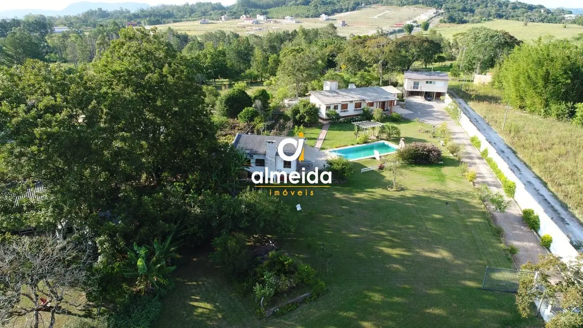 Foto 6 de Casa com 5 quartos à venda, 500m2 em Tomazetti, Santa Maria - RS