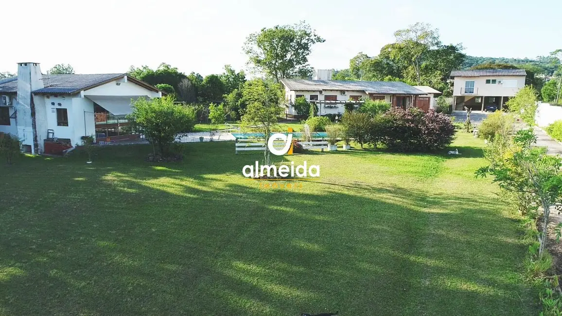 Foto 8 de Casa com 5 quartos à venda, 500m2 em Tomazetti, Santa Maria - RS