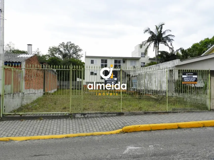 Foto 2 de Terreno / Lote à venda, 380m2 em Nossa Senhora de Lourdes, Santa Maria - RS