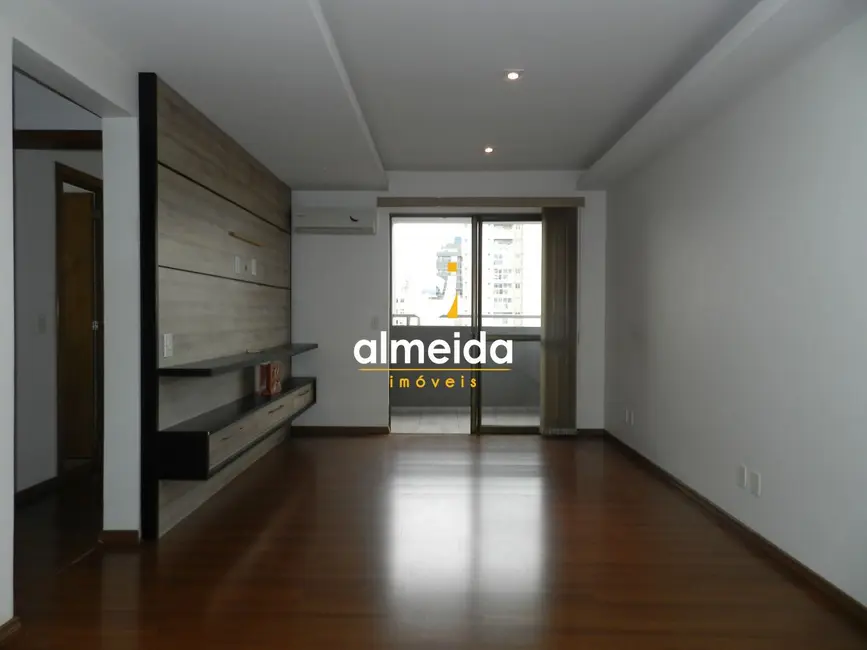 Foto 2 de Apartamento com 3 quartos para alugar, 87m2 em Centro, Santa Maria - RS