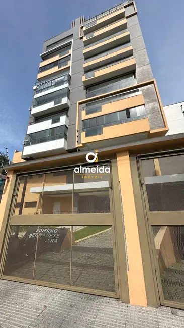 Foto 2 de Apartamento com 2 quartos à venda, 98m2 em Nossa Senhora Medianeira, Santa Maria - RS