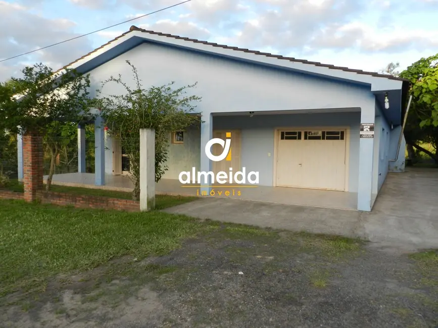 Casa com 3 quartos à venda, 225m2 em Santa Maria - RS - imagem 1 Foto 1 de Casa com 3 quartos à venda, 225m2 em Santa Maria - RS
