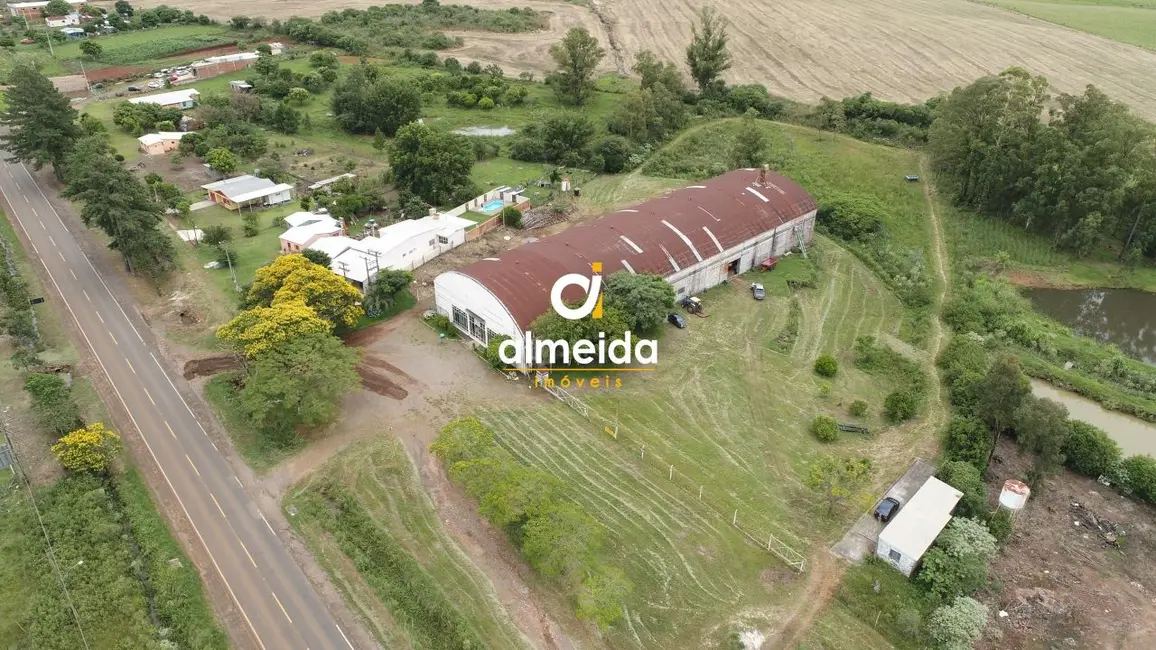 Armazém / Galpão com 8 quartos para alugar, 2500m2 em Santiago - RS - imagem 1 Foto 1 de Armazém / Galpão com 8 quartos para alugar, 2500m2 em Santiago - RS