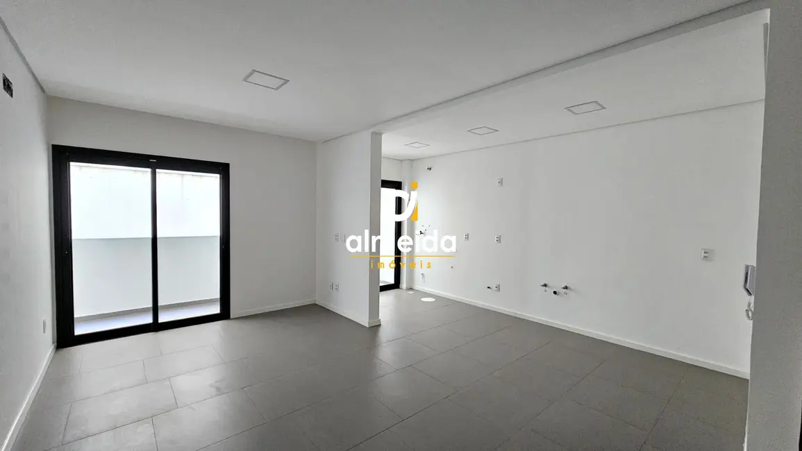 Apartamento com 2 quartos para alugar, 92m2 em Camobi, Santa Maria - RS - imagem 3 Foto 3 de Apartamento com 2 quartos para alugar, 92m2 em Camobi, Santa Maria - RS