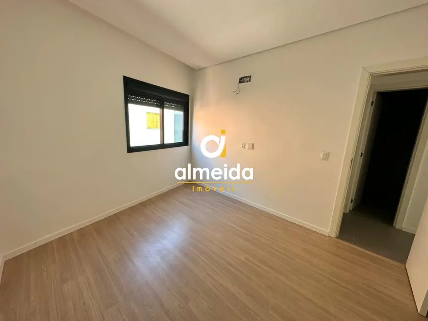 Apartamento com 2 quartos para alugar, 74m2 em Camobi, Santa Maria - RS - imagem 7 Foto 7 de Apartamento com 2 quartos para alugar, 74m2 em Camobi, Santa Maria - RS