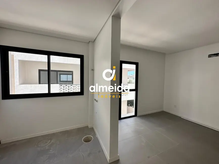 Apartamento com 2 quartos para alugar, 74m2 em Camobi, Santa Maria - RS - imagem 3 Foto 3 de Apartamento com 2 quartos para alugar, 74m2 em Camobi, Santa Maria - RS