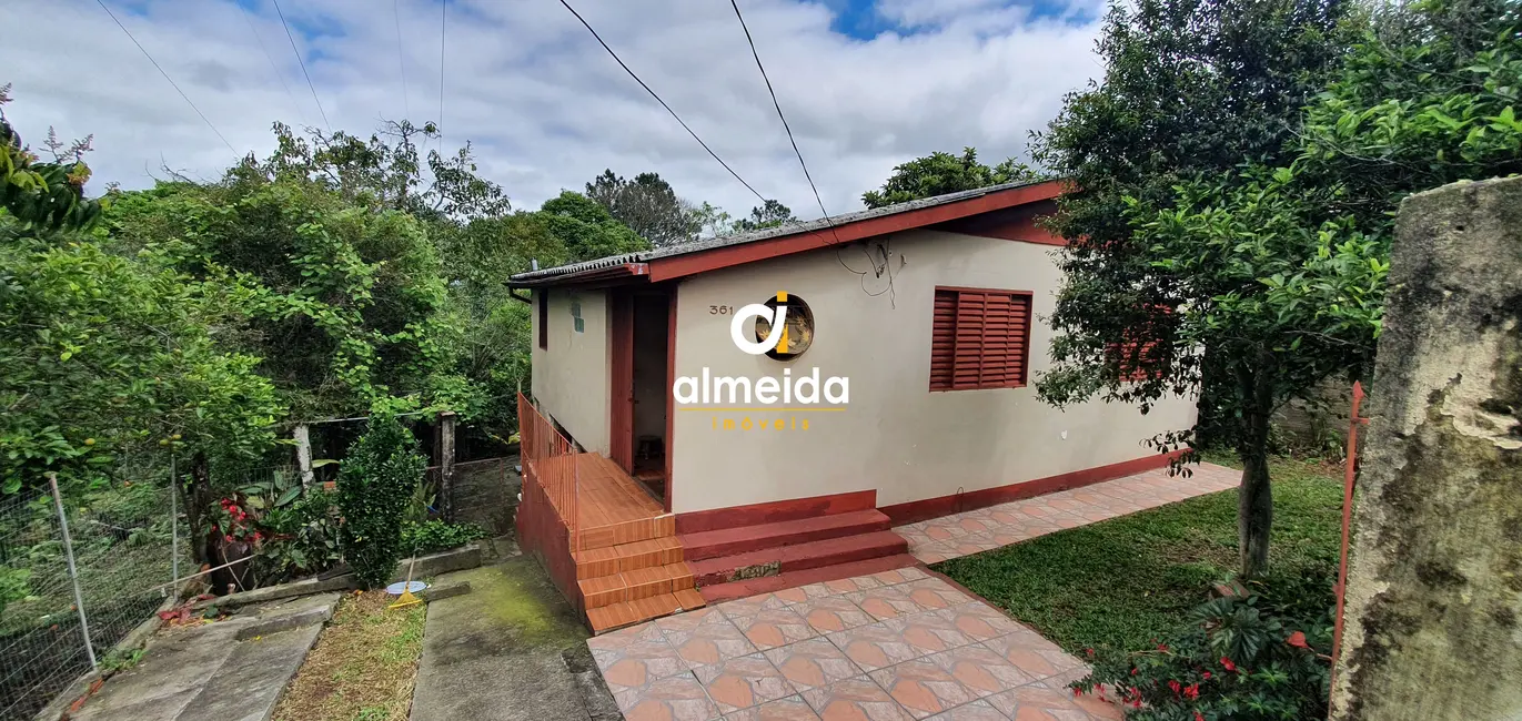 Foto 2 de Casa com 2 quartos à venda, 91m2 em Chácara das Flores, Santa Maria - RS