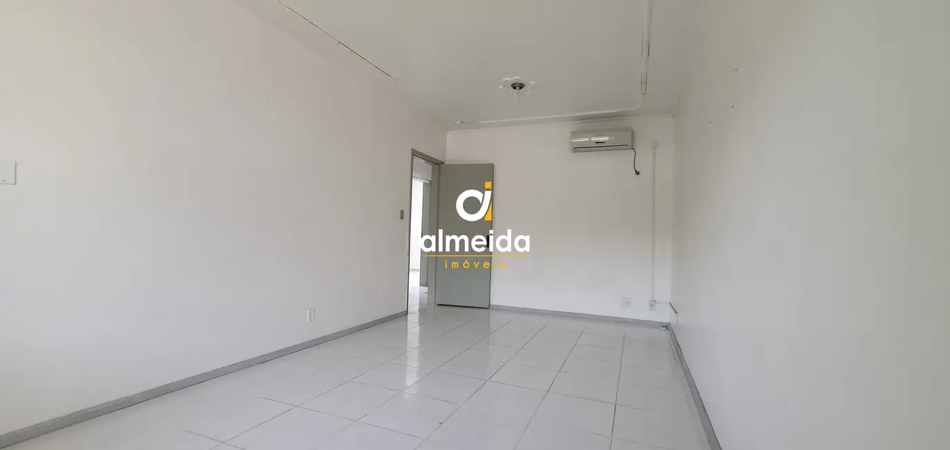 Casa com 4 quartos à venda, 268m2 em Nossa Senhora de Lourdes, Santa Maria - RS - imagem 9 Foto 9 de Casa com 4 quartos à venda, 268m2 em Nossa Senhora de Lourdes, Santa Maria - RS
