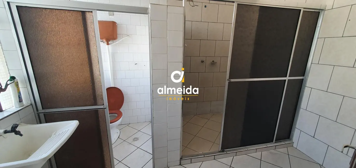 Apartamento com 3 quartos para alugar, 72m2 em Centro, Santa Maria - RS - imagem 5 Foto 5 de Apartamento com 3 quartos para alugar, 72m2 em Centro, Santa Maria - RS