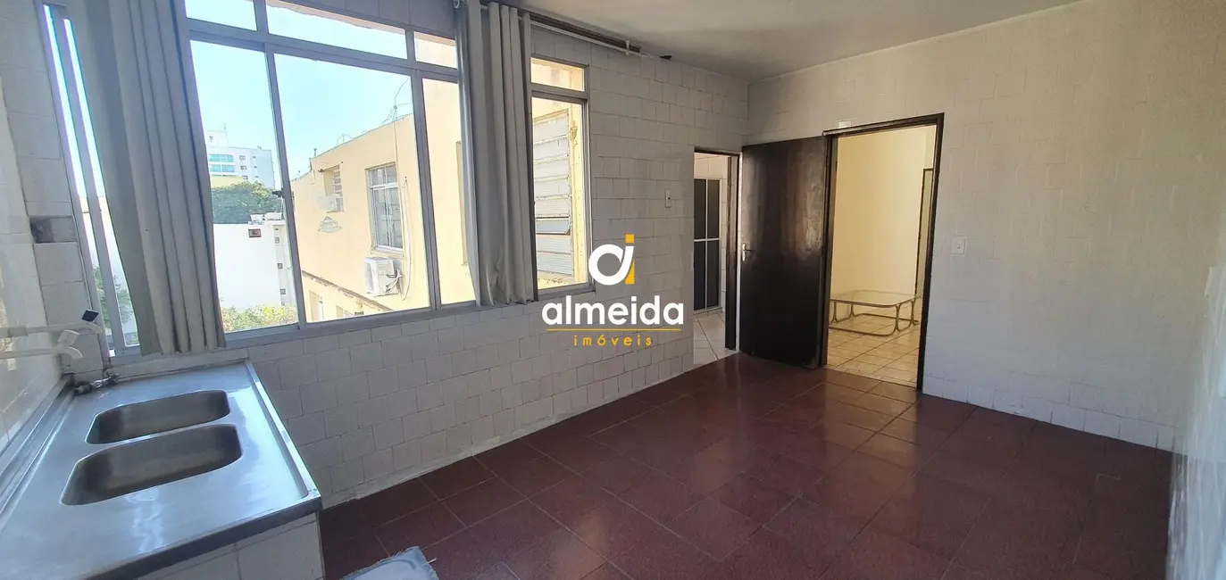 Apartamento com 3 quartos para alugar, 72m2 em Centro, Santa Maria - RS - imagem 3 Foto 3 de Apartamento com 3 quartos para alugar, 72m2 em Centro, Santa Maria - RS
