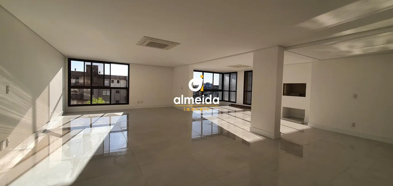 Foto 2 de Apartamento com 3 quartos para alugar, 220m2 em Nossa Senhora de Fátima, Santa Maria - RS