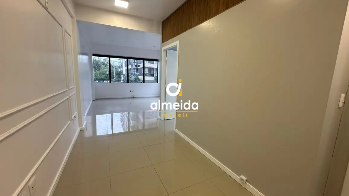 Foto 2 de Sala Comercial com 1 quarto à venda, 34m2 em Nossa Senhora das Dores, Santa Maria - RS