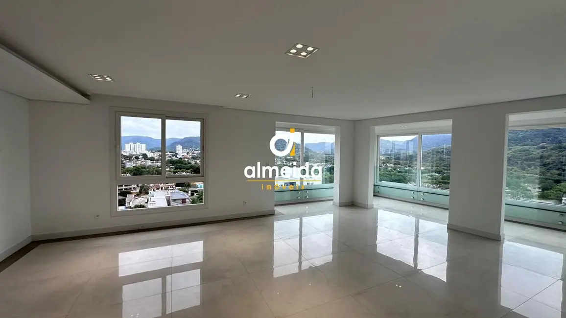 Foto 2 de Apartamento com 3 quartos à venda, 260m2 em Km 3, Santa Maria - RS