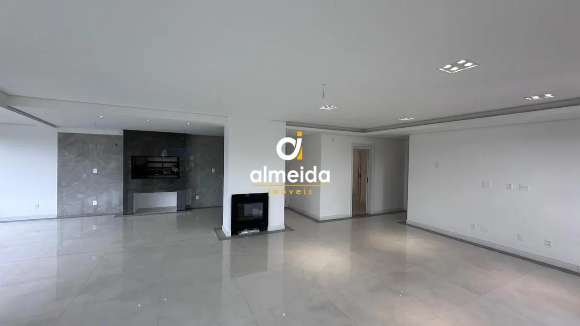 Foto 9 de Apartamento com 3 quartos à venda, 260m2 em Km 3, Santa Maria - RS