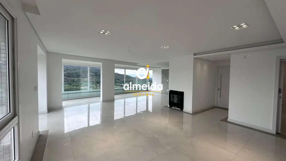 Foto 3 de Apartamento com 3 quartos à venda, 260m2 em Km 3, Santa Maria - RS