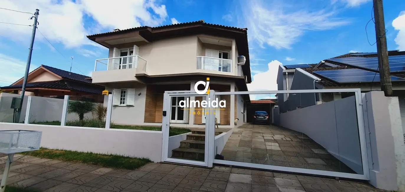 Foto 2 de Casa com 4 quartos à venda, 300m2 em Santa Maria - RS