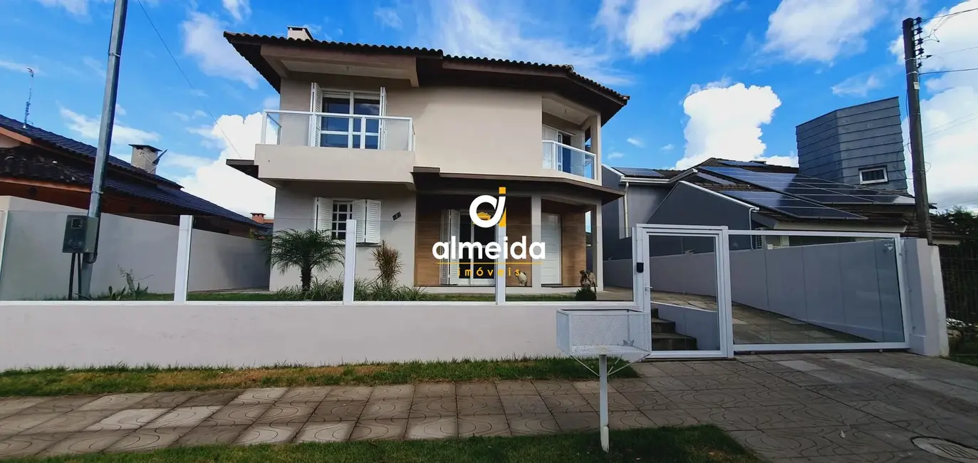 Foto 1 de Casa com 4 quartos à venda, 300m2 em Santa Maria - RS