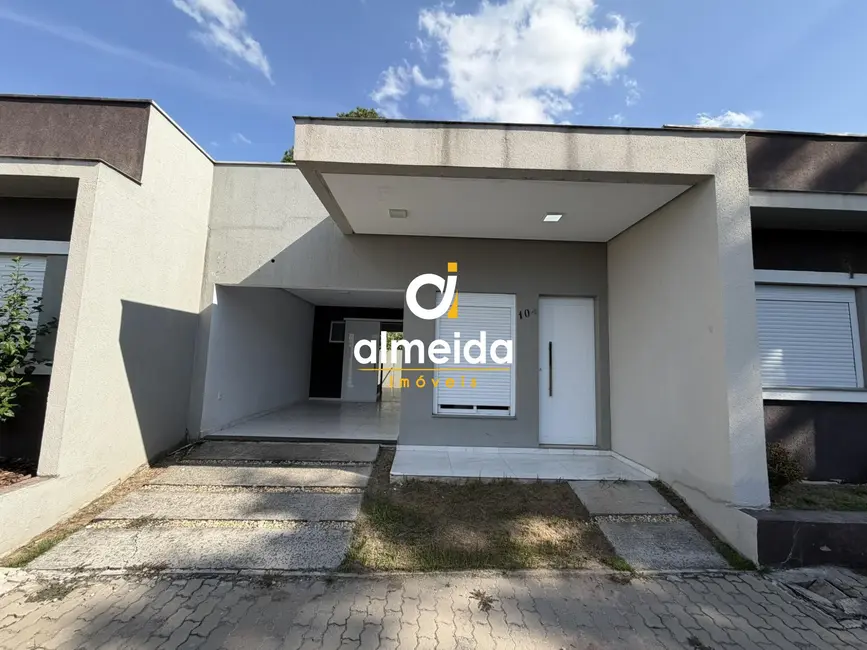 Foto 2 de Casa com 2 quartos para alugar, 96m2 em Pinheiro Machado, Santa Maria - RS
