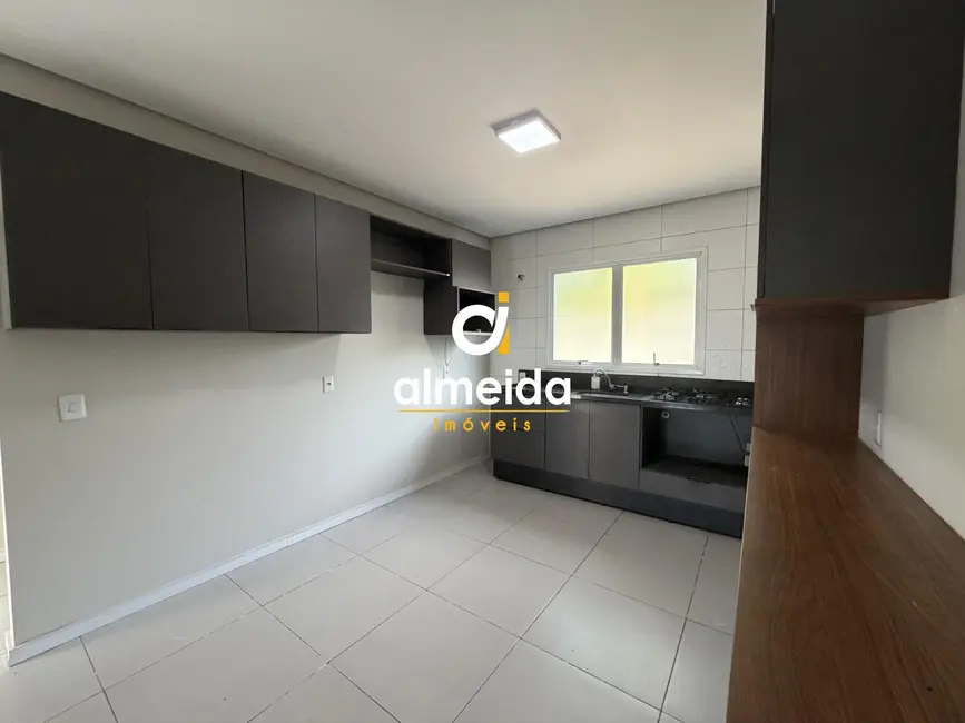 Foto 8 de Casa com 2 quartos para alugar, 96m2 em Pinheiro Machado, Santa Maria - RS